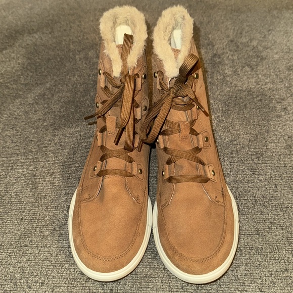 Sorel Boots - Picture 3 of 8